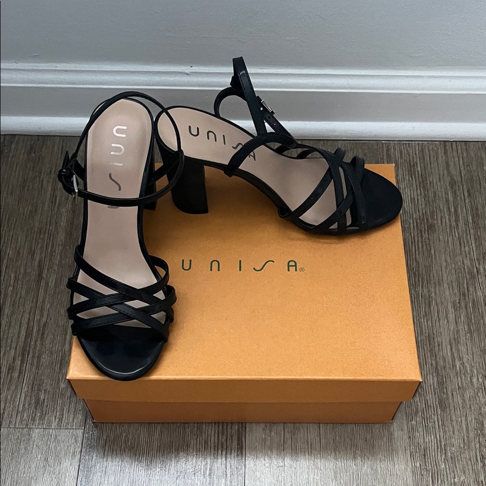 Unisa Elegant Black Strappy Heels - Picture 3 of 5